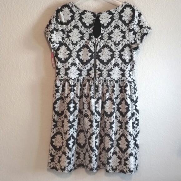 Xhilaration NWT Black & White Jacquard Fit + Flare Keyhole Back Dress XXL - Picture 4 of 16